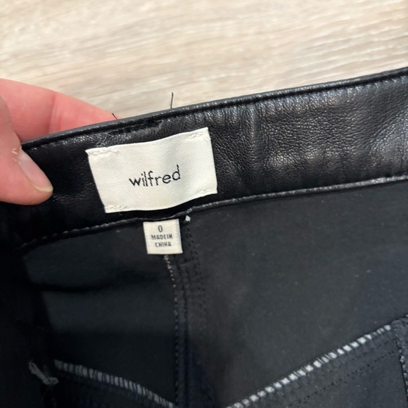 Wilfred Rebel Pants Straight Slim Mid Rise Black Leather Pants sz 0 - Picture 13 of 13